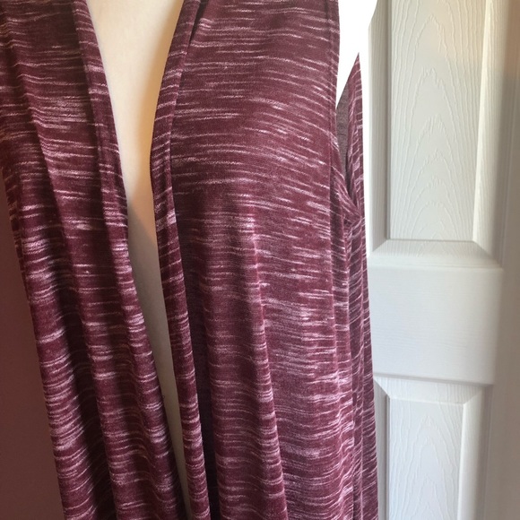 Lularoe Joy Vest Heathered burgundy red white sweater material medium sleeveless - Picture 3 of 7